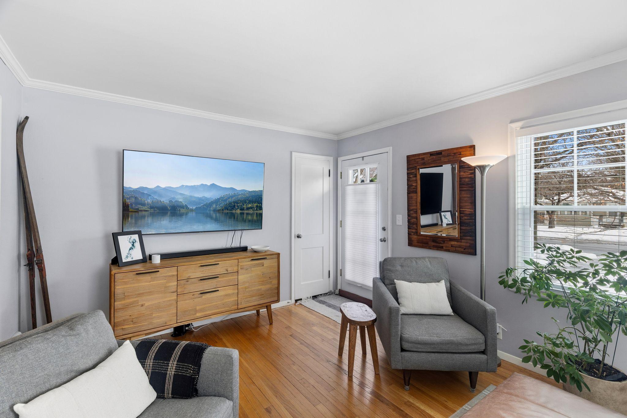 2740 Dakota Avenue S