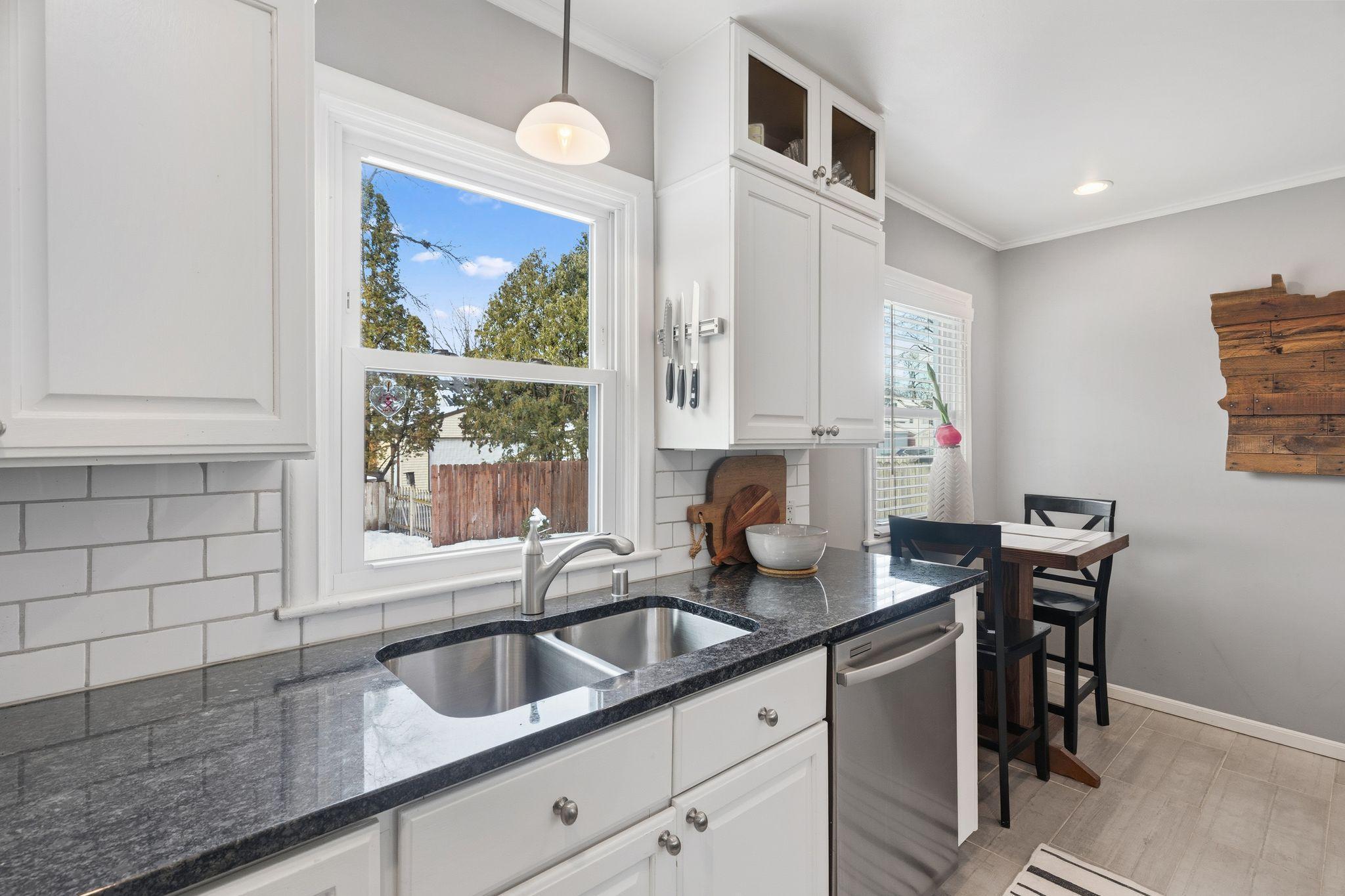 2740 Dakota Avenue S