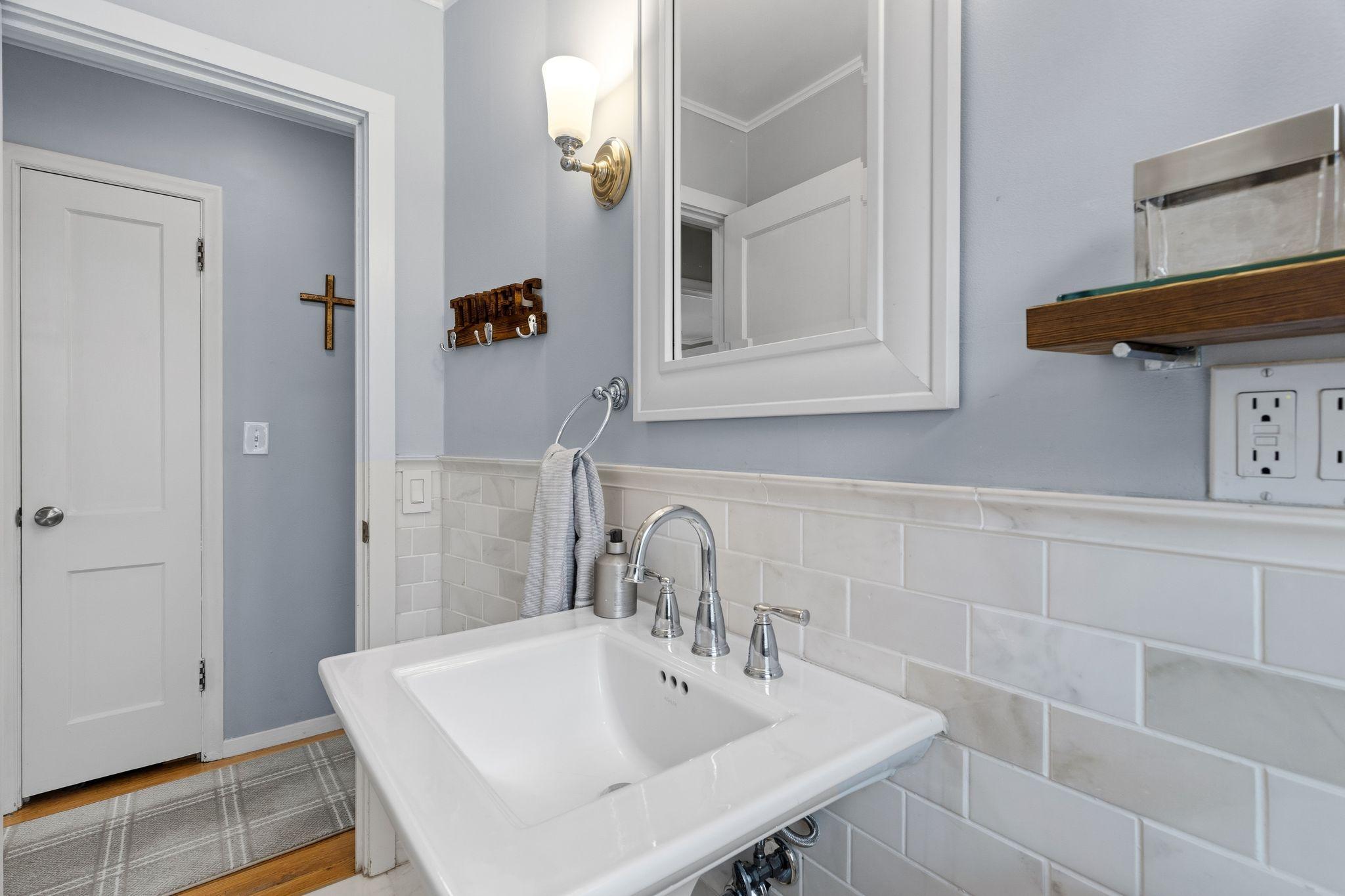 2740 Dakota Avenue S