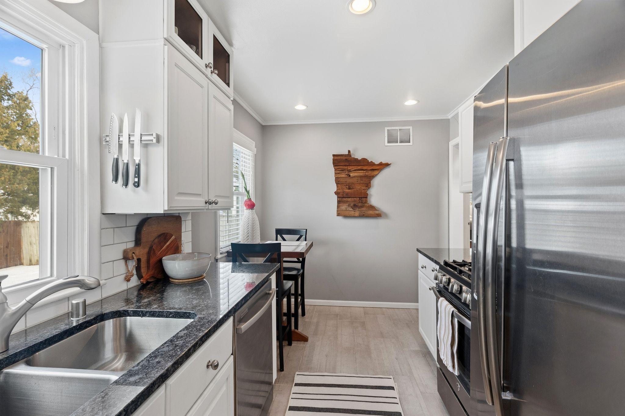 2740 Dakota Avenue S