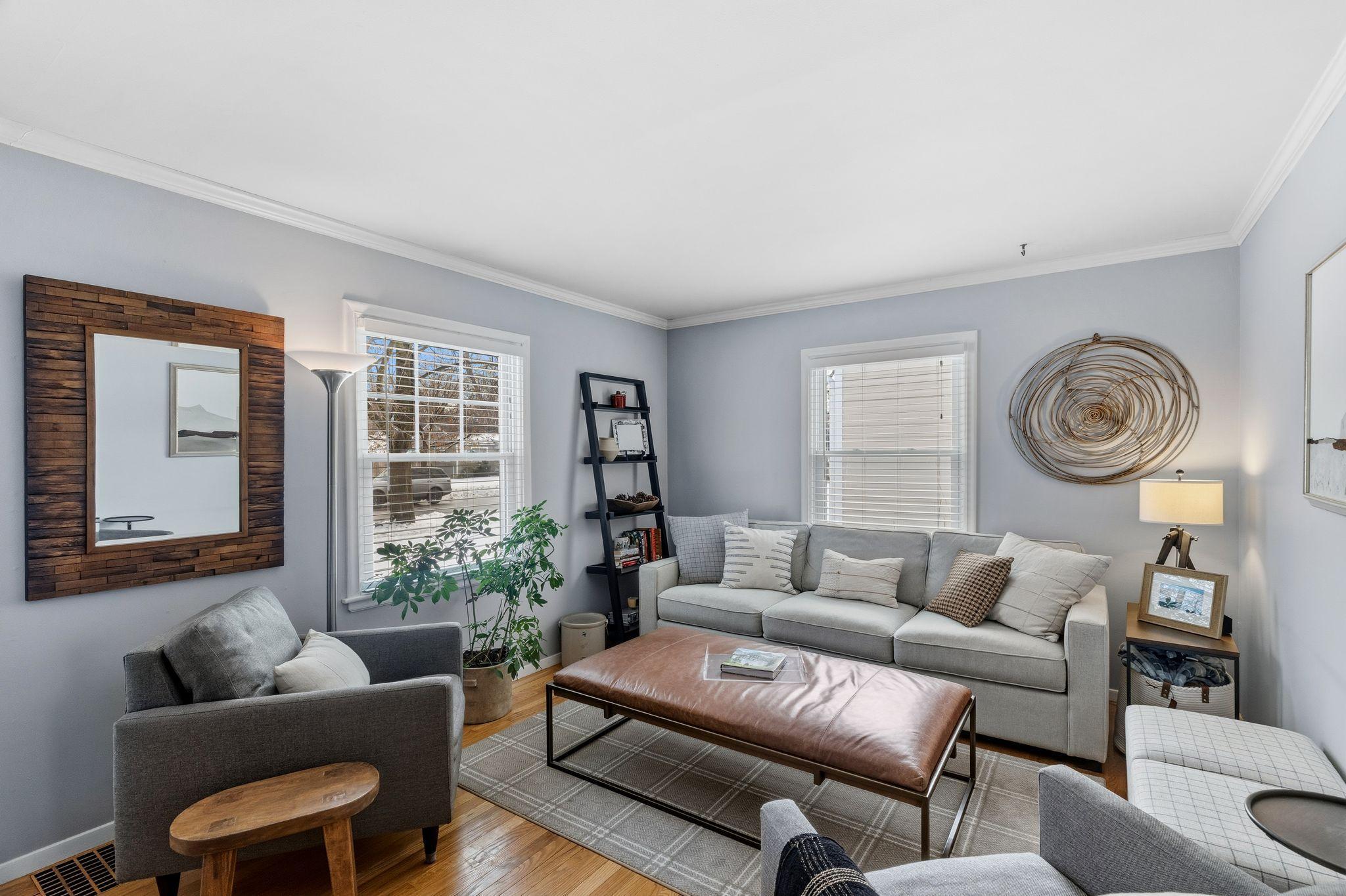 2740 Dakota Avenue S