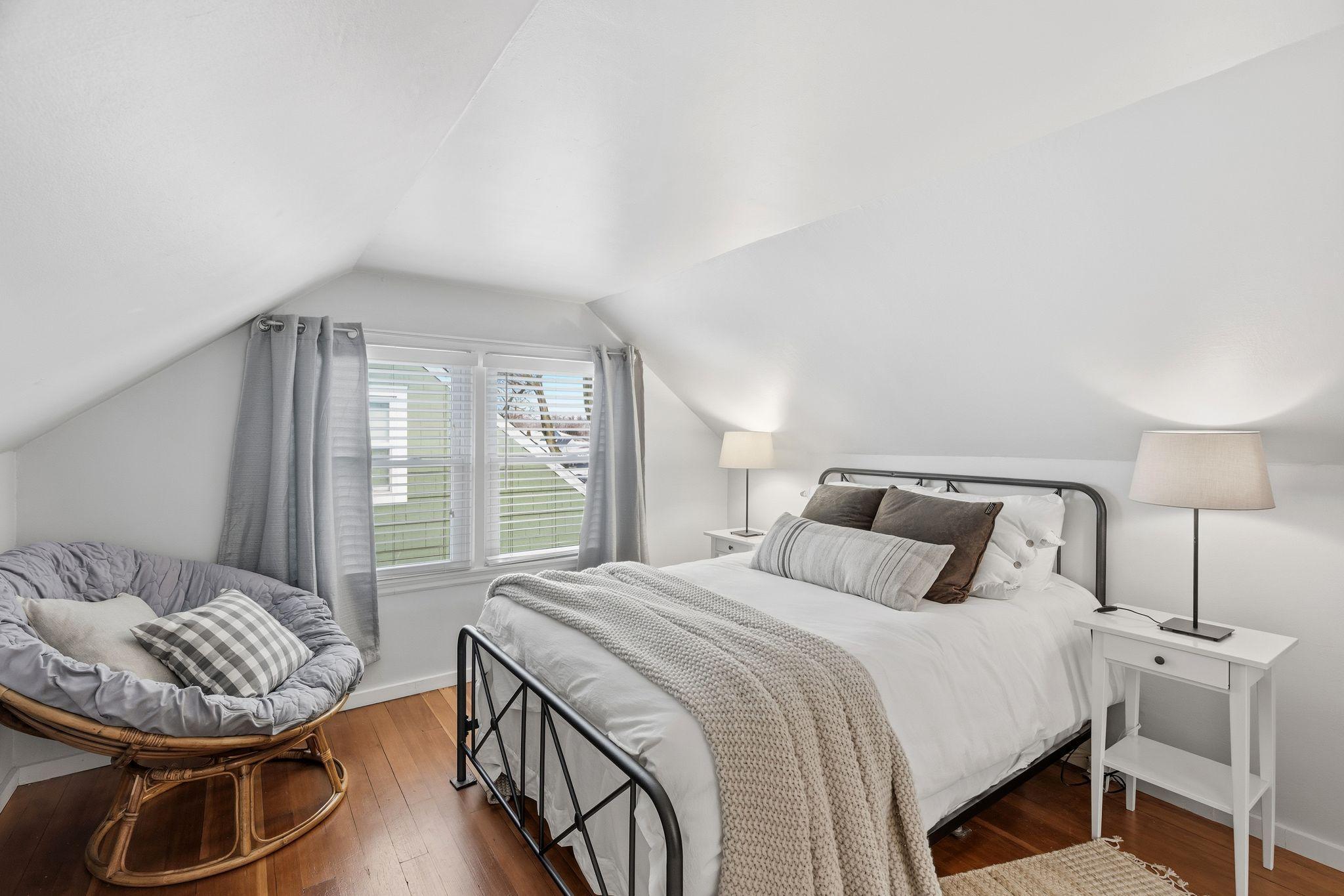 2740 Dakota Avenue S