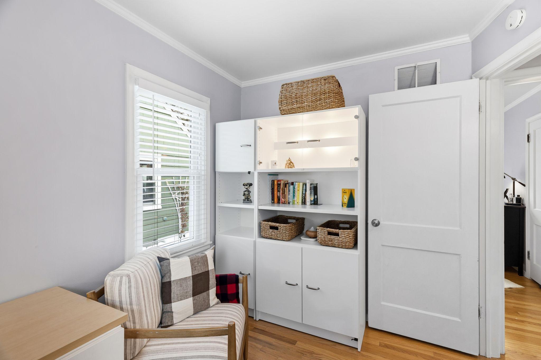 2740 Dakota Avenue S