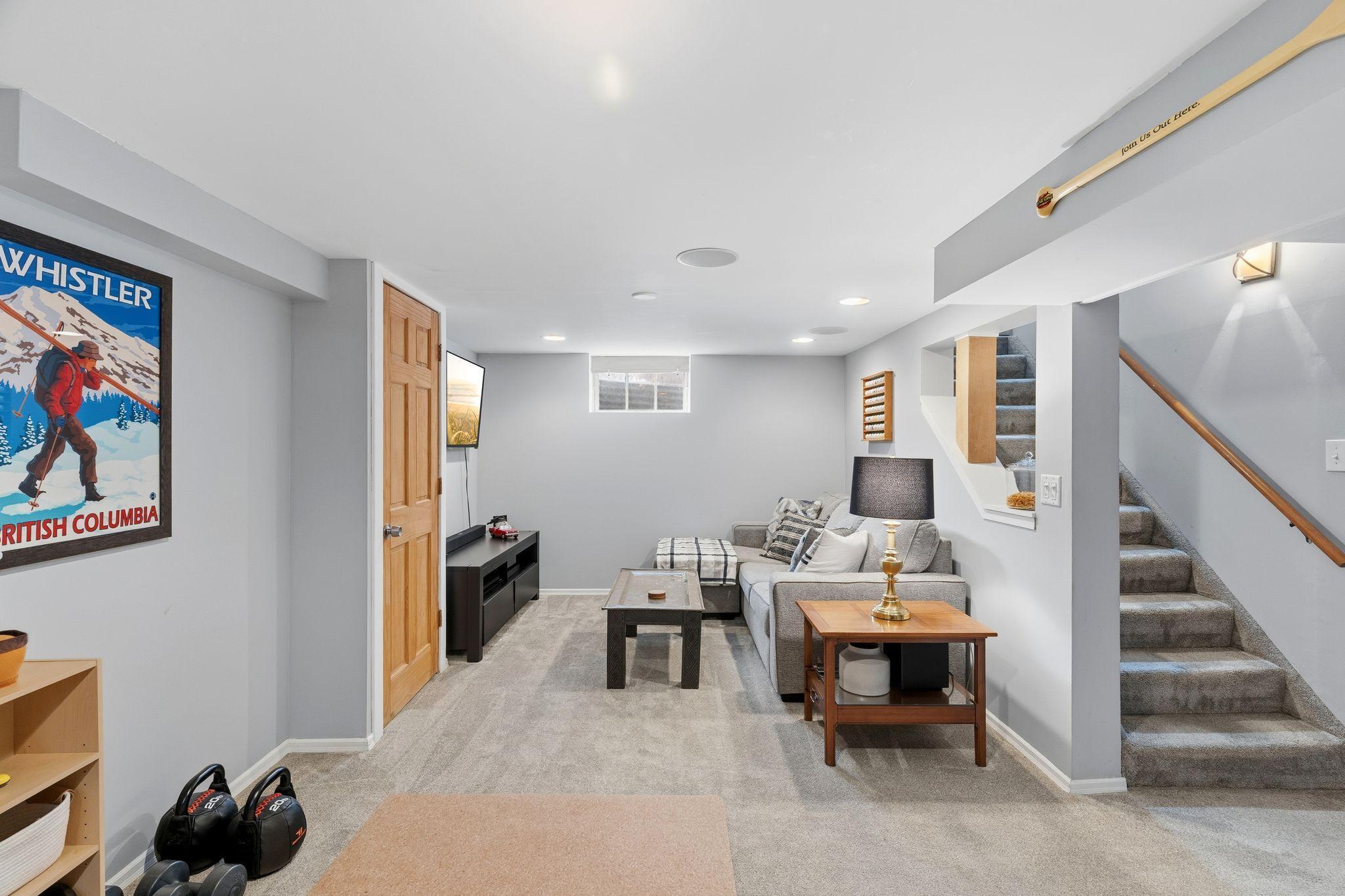 2740 Dakota Avenue S