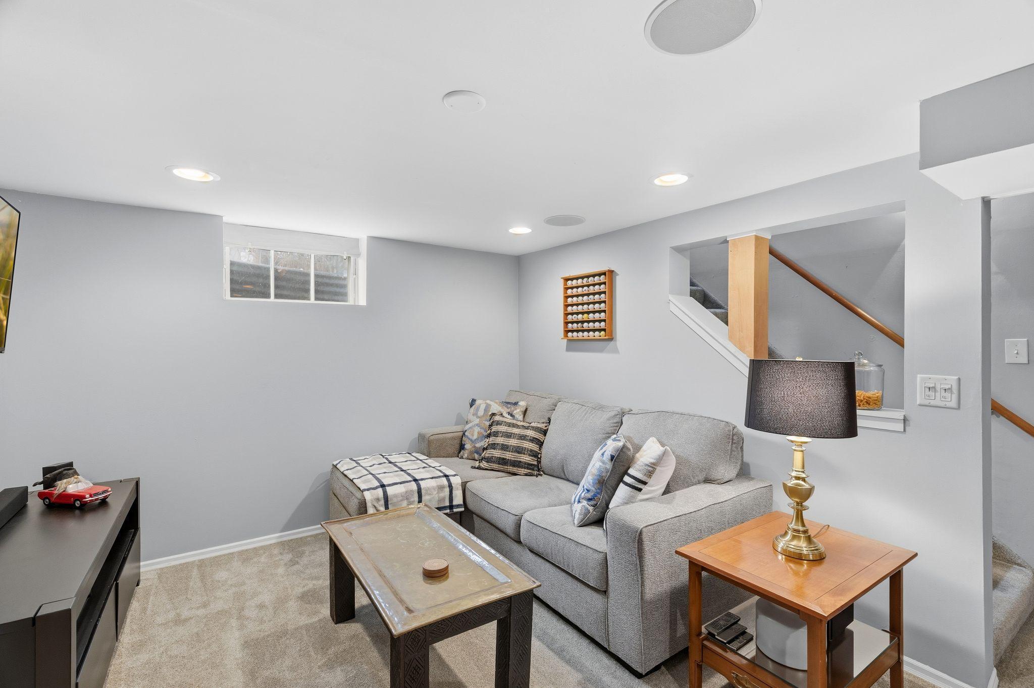 2740 Dakota Avenue S