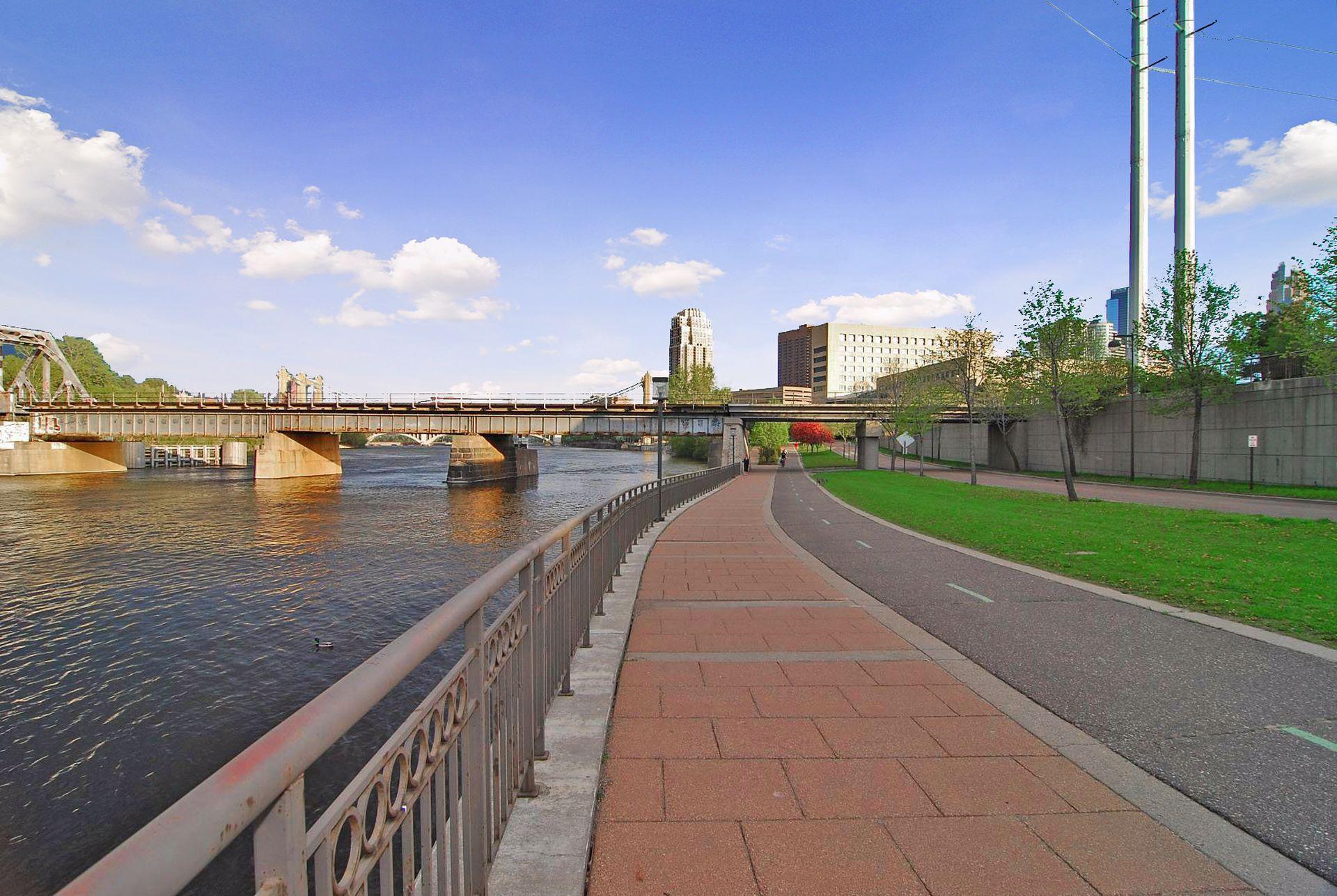 525 3rd Street N Unit: 414