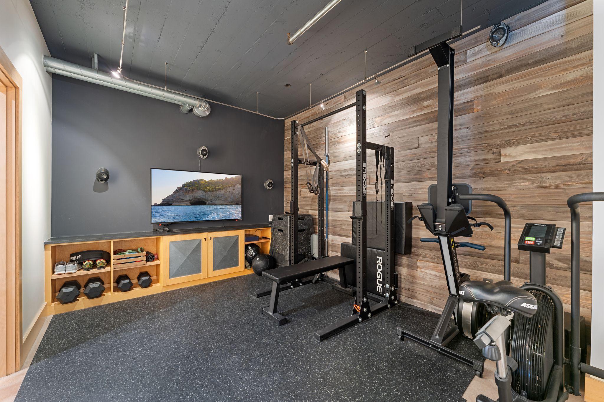 525 3rd Street N Unit: 414