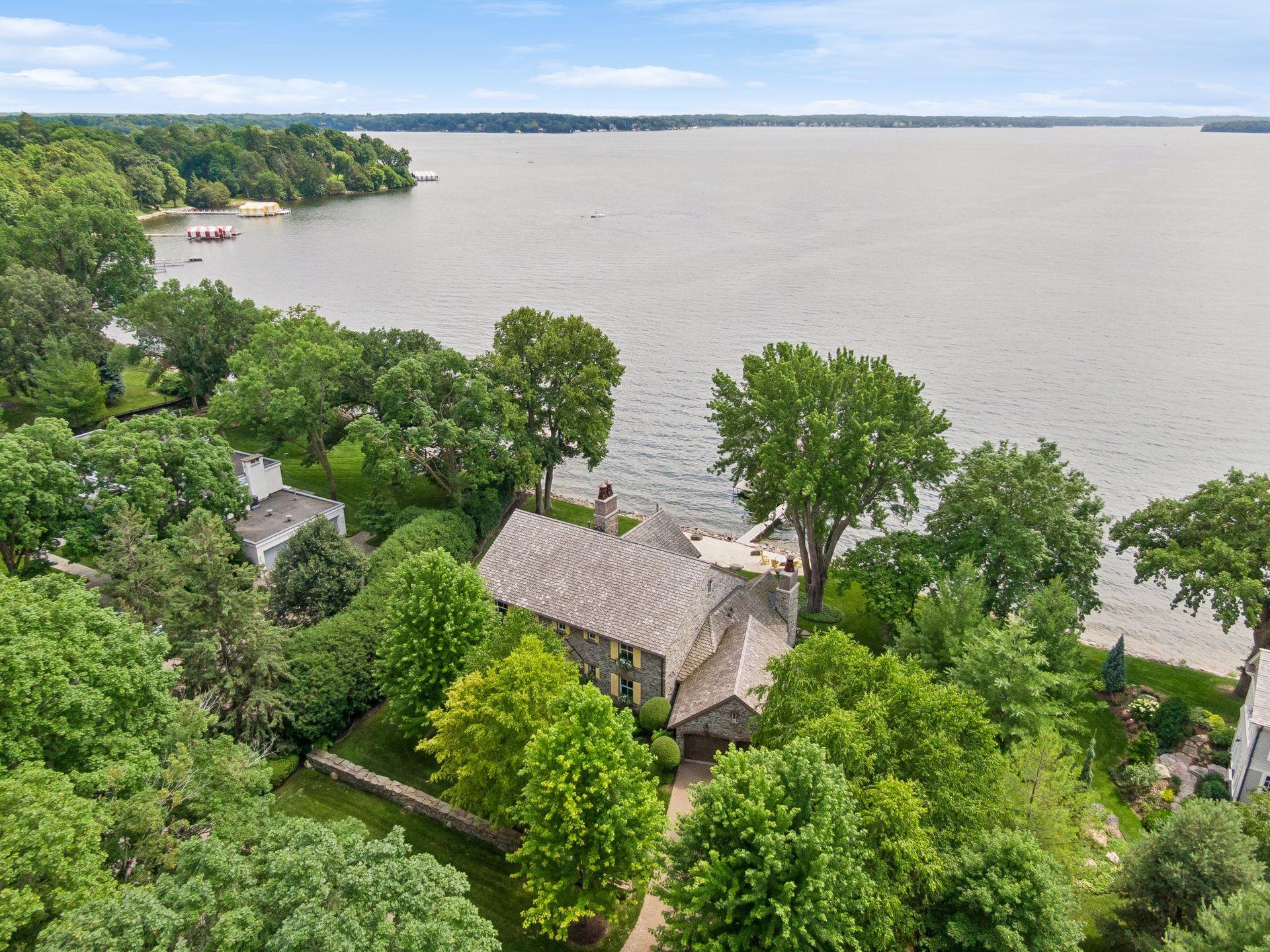 520 Ferndale Road W