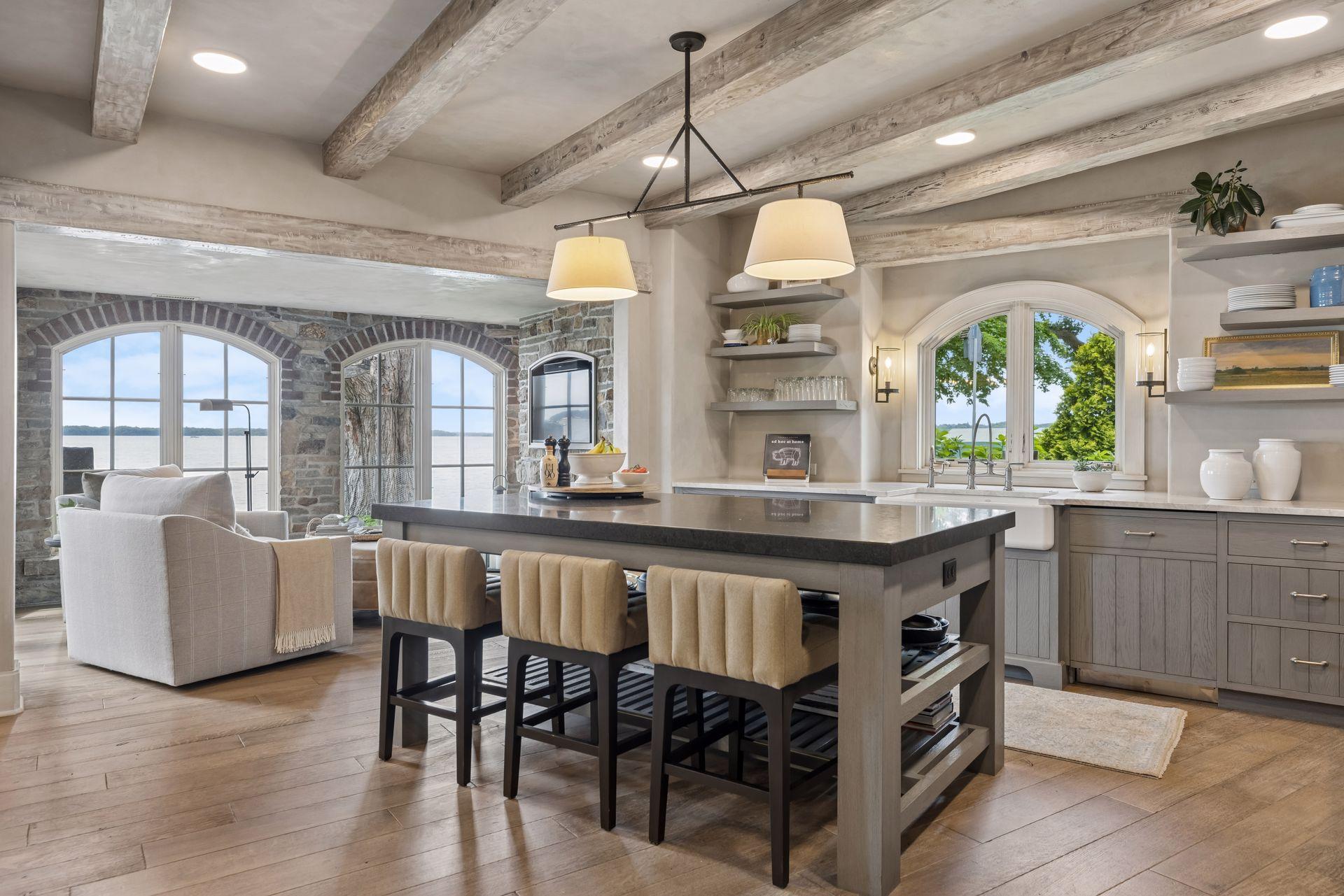 520 Ferndale Road W
