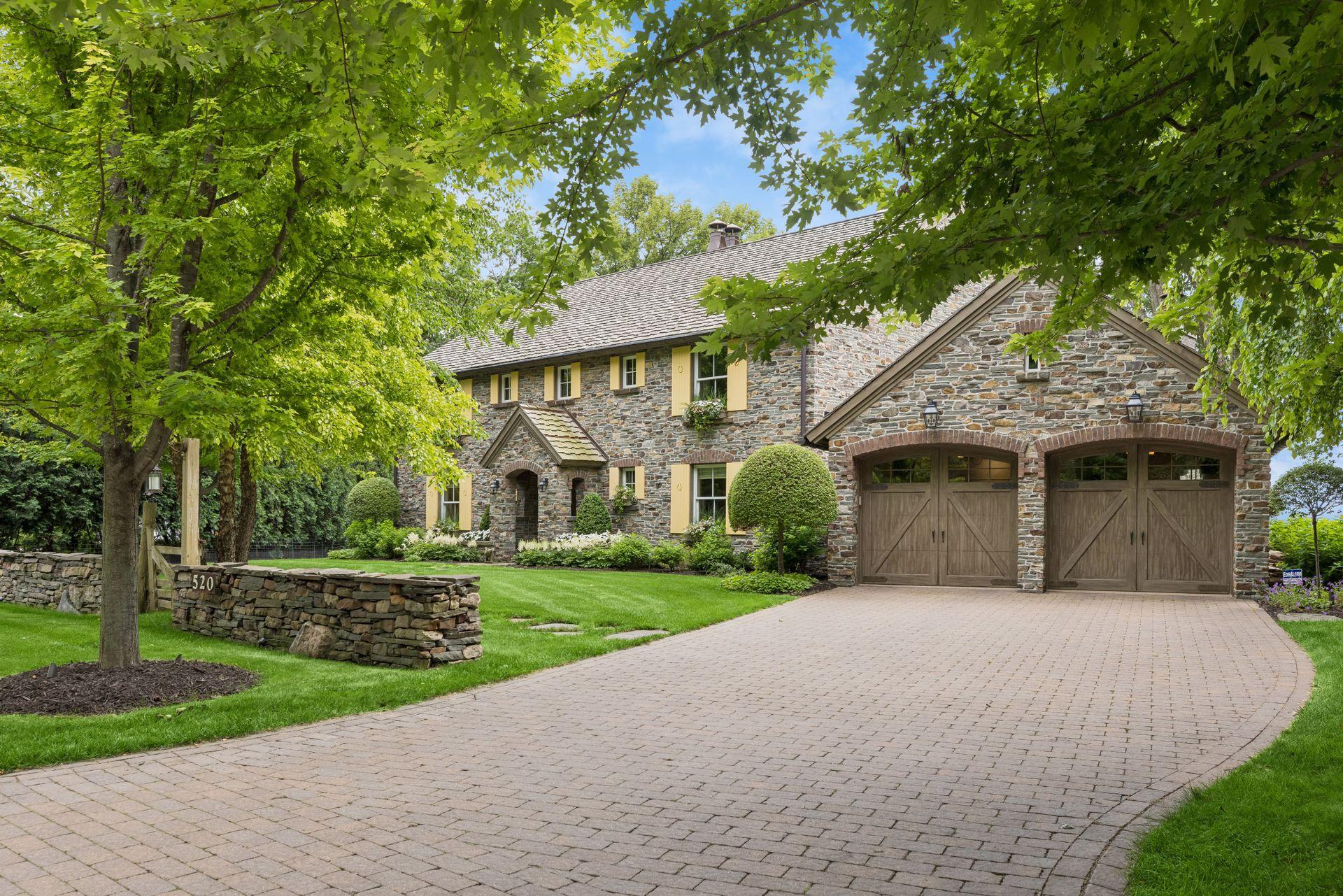 520 Ferndale Road W
