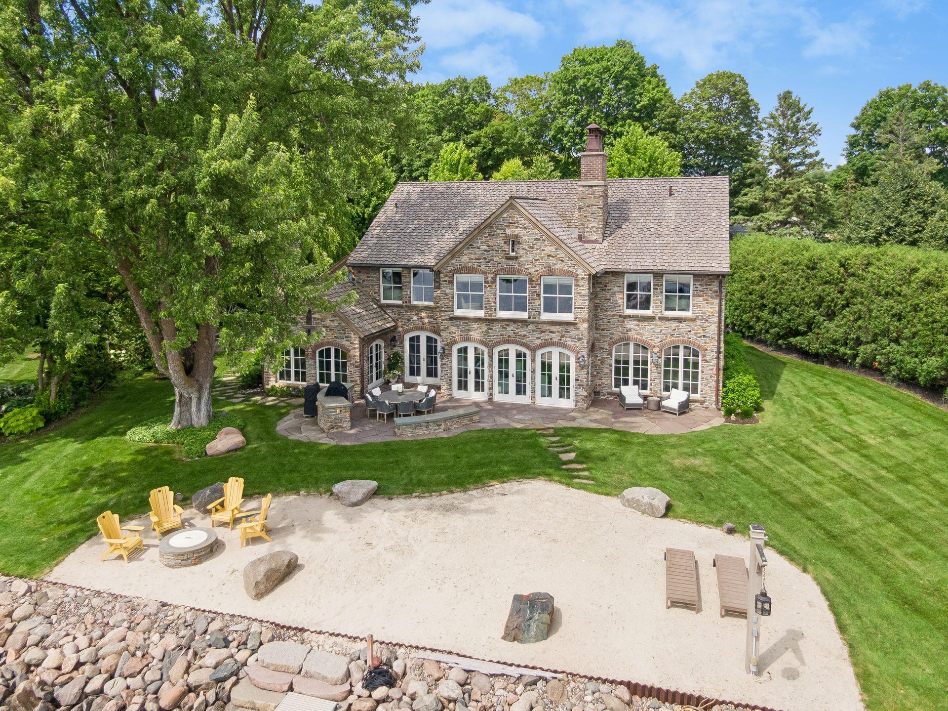520 Ferndale Road W