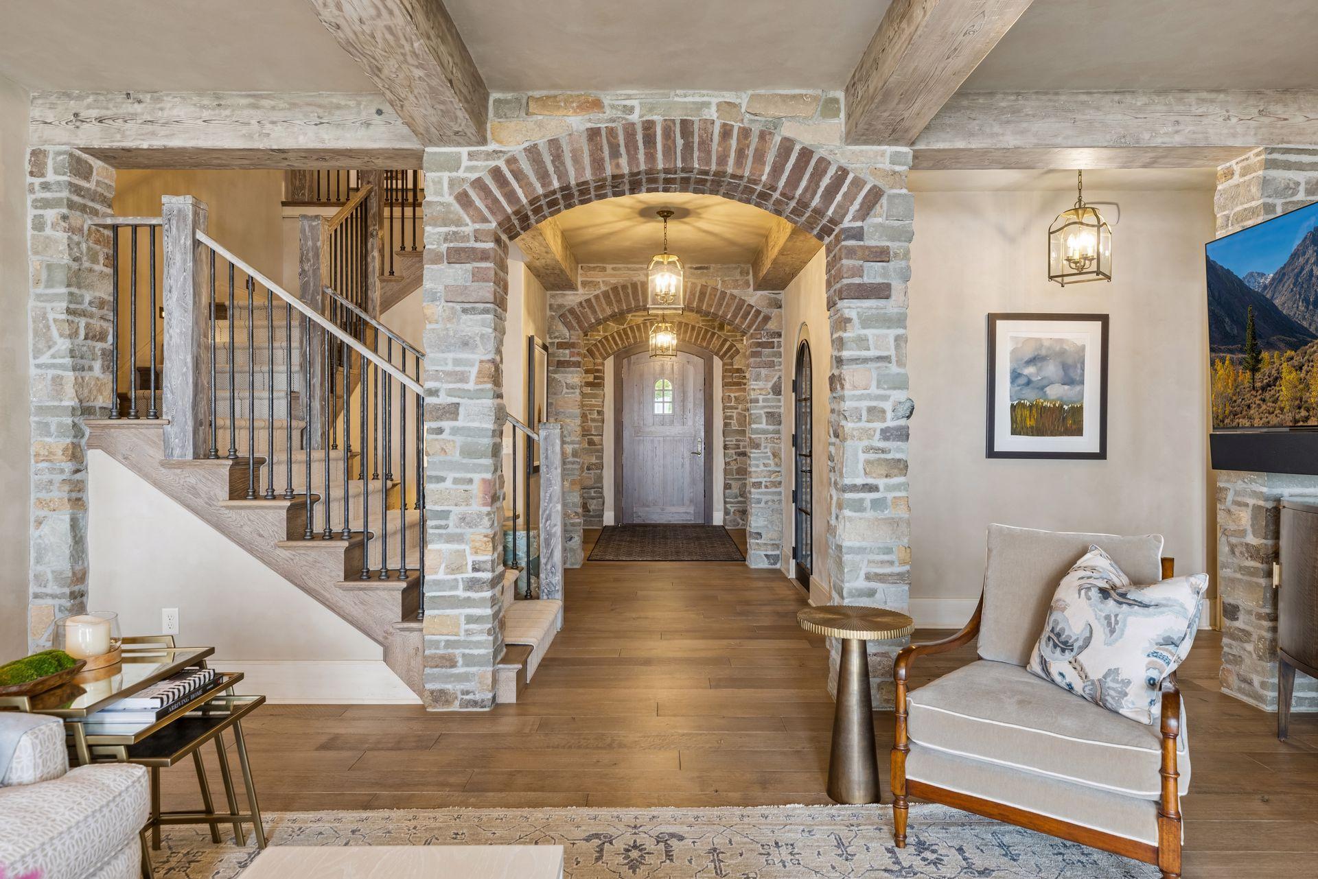 520 Ferndale Road W