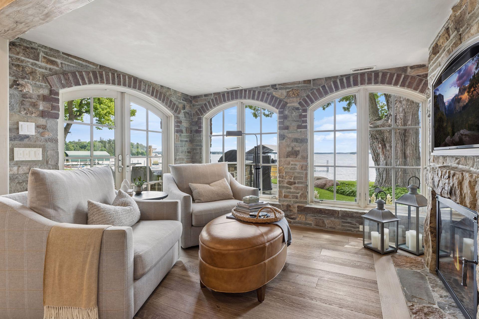 520 Ferndale Road W