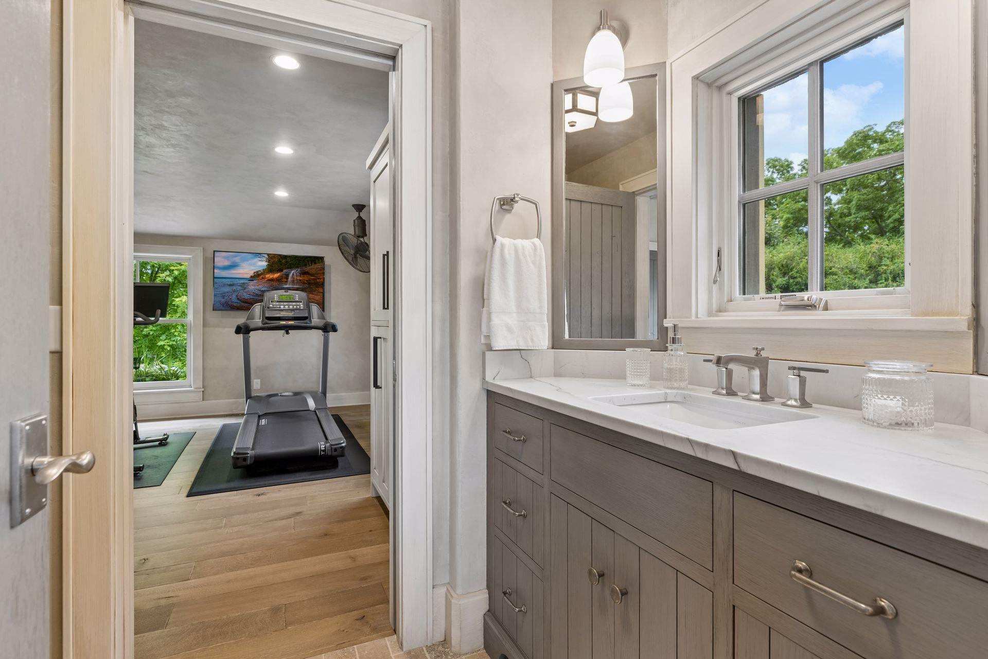 520 Ferndale Road W