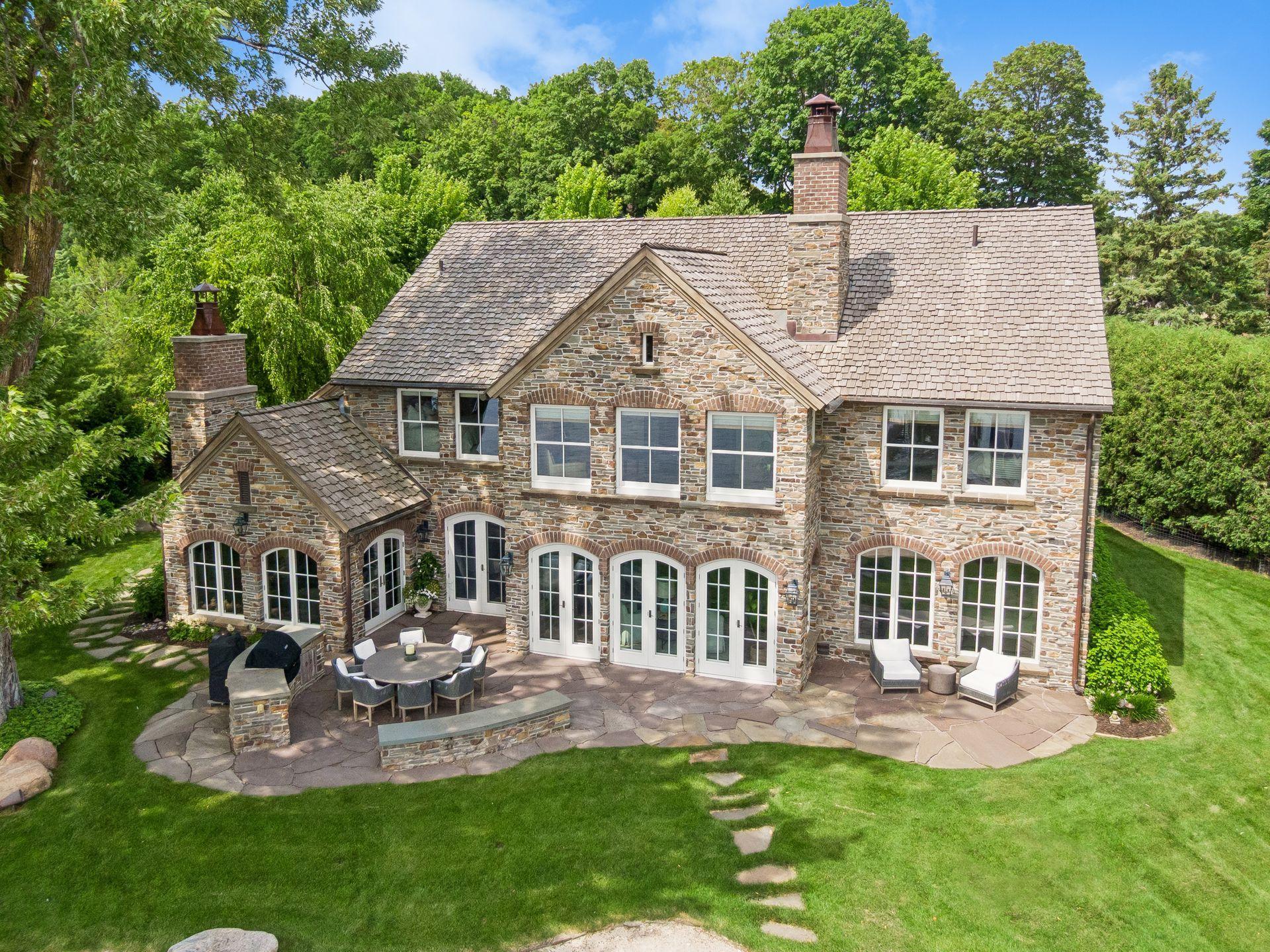 520 Ferndale Road W