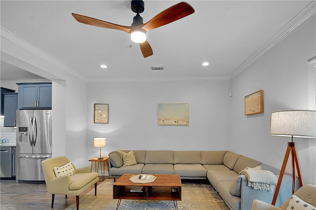 803 Mariners Circle