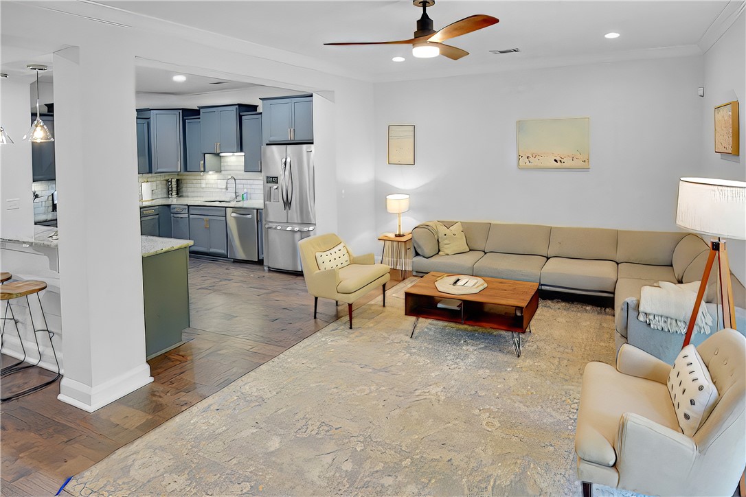 803 Mariners Circle
