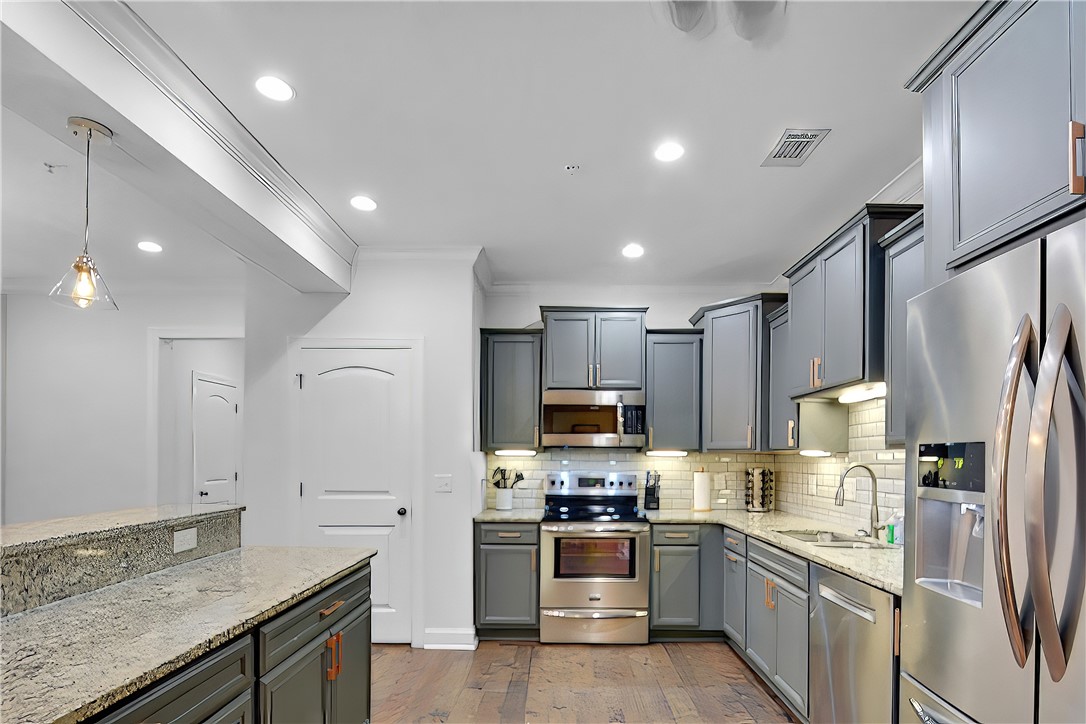803 Mariners Circle
