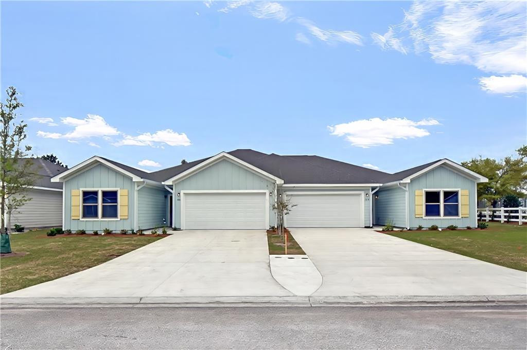 216 Bottlebrush Walk