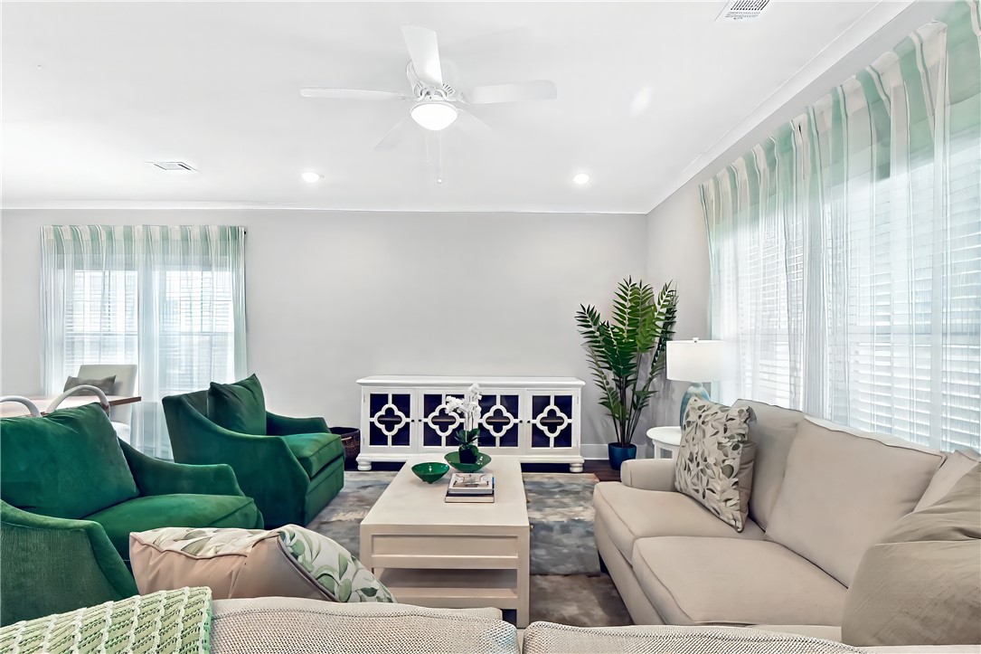 215 Bottlebrush Walk