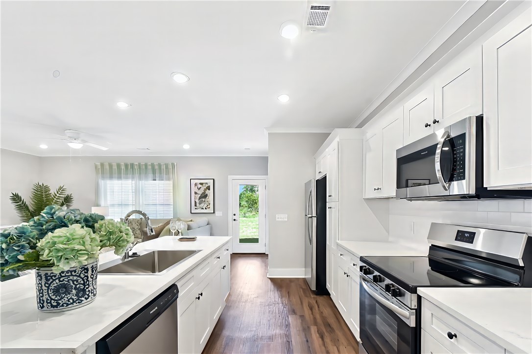 219 Bottlebrush Walk