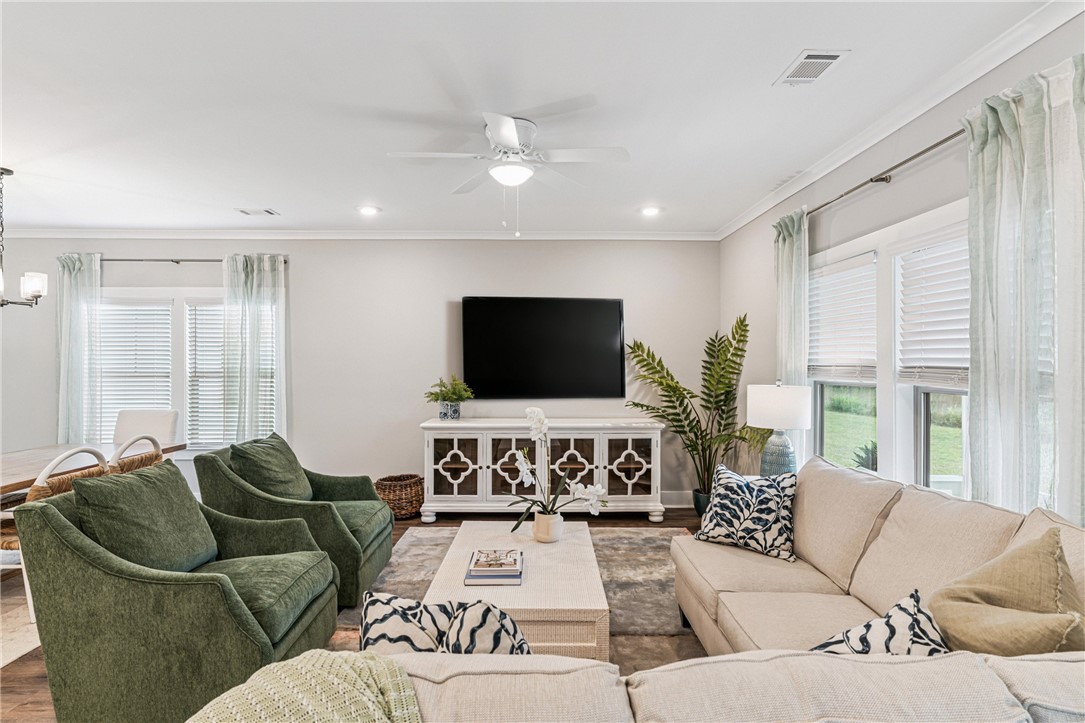 225 Bottlebrush Walk