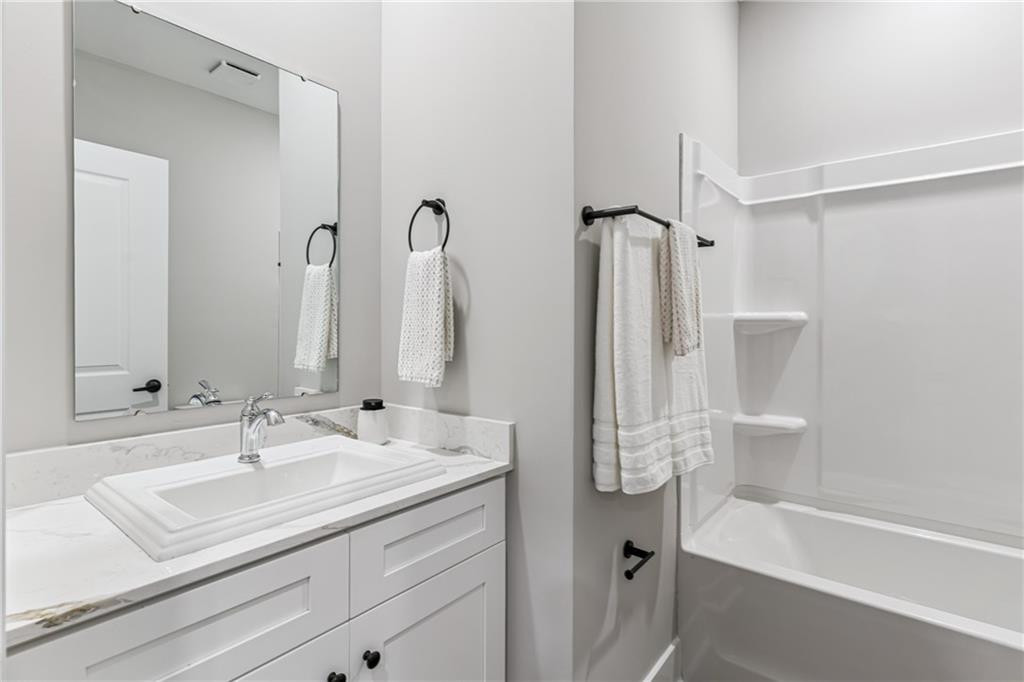 108 Bottlebrush Walk