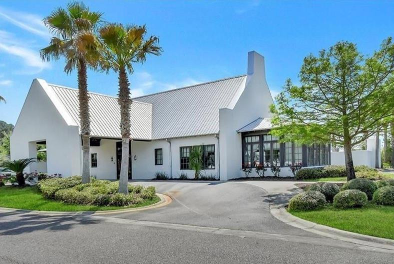 108 Bottlebrush Walk