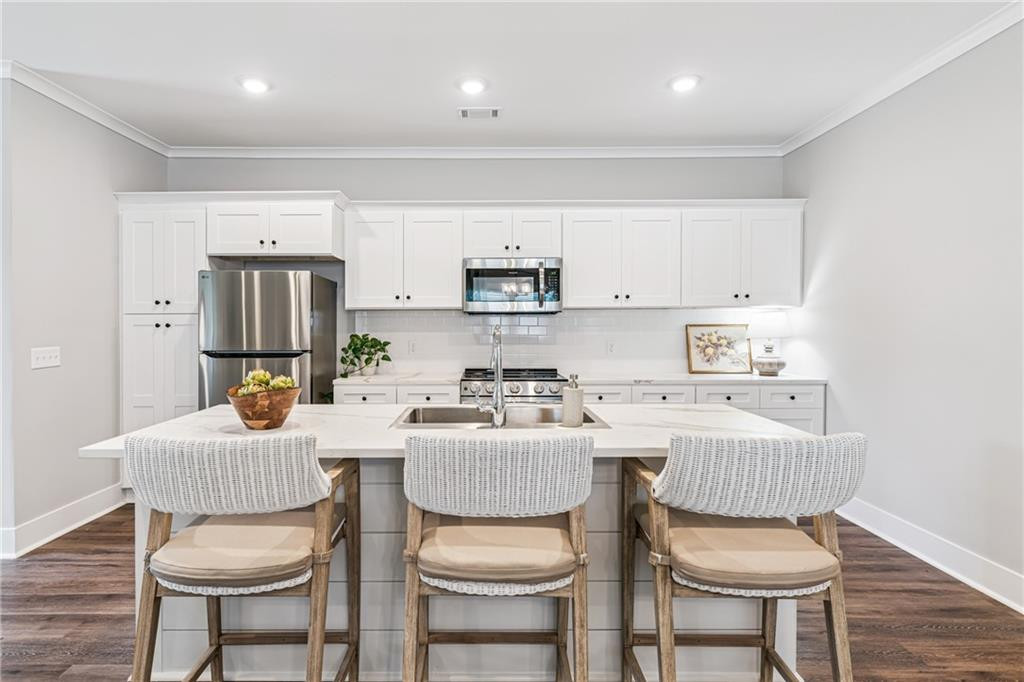 108 Bottlebrush Walk
