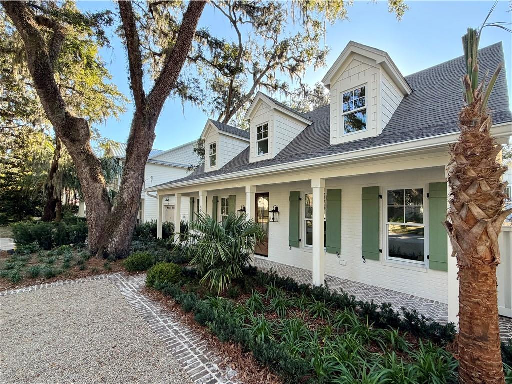 1035 Village Oaks Lane
