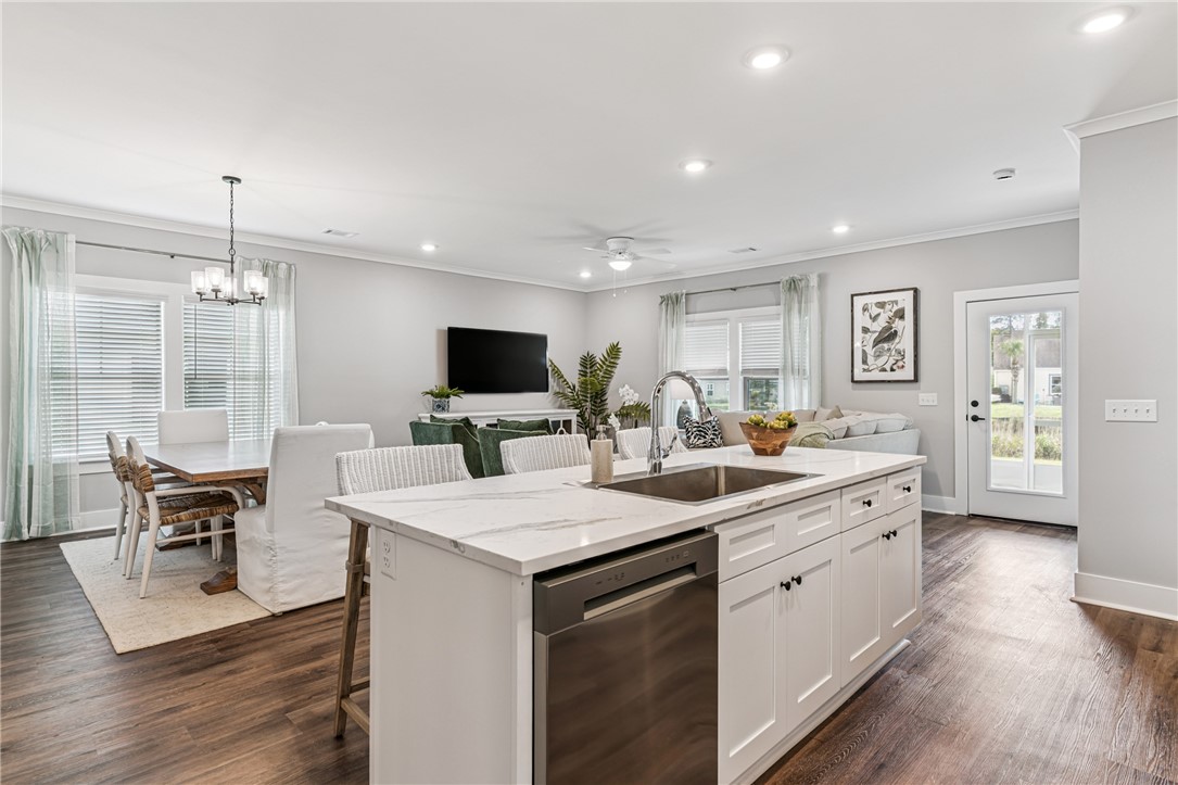 215 Bottlebrush Walk