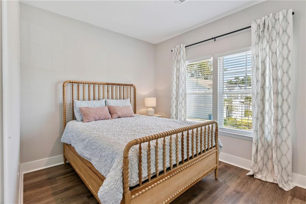33 E Chapel Drive