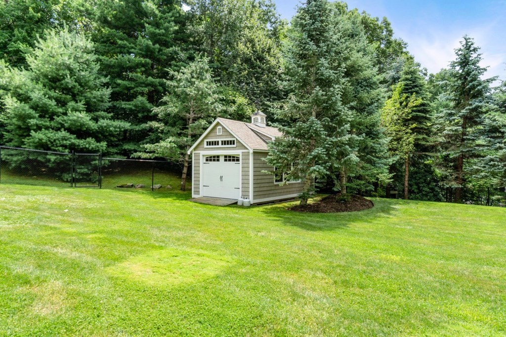 11 Stonegate Dr