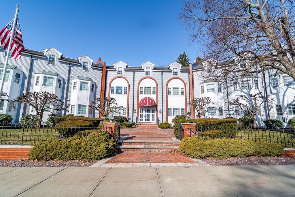 785 Washington Street # 304