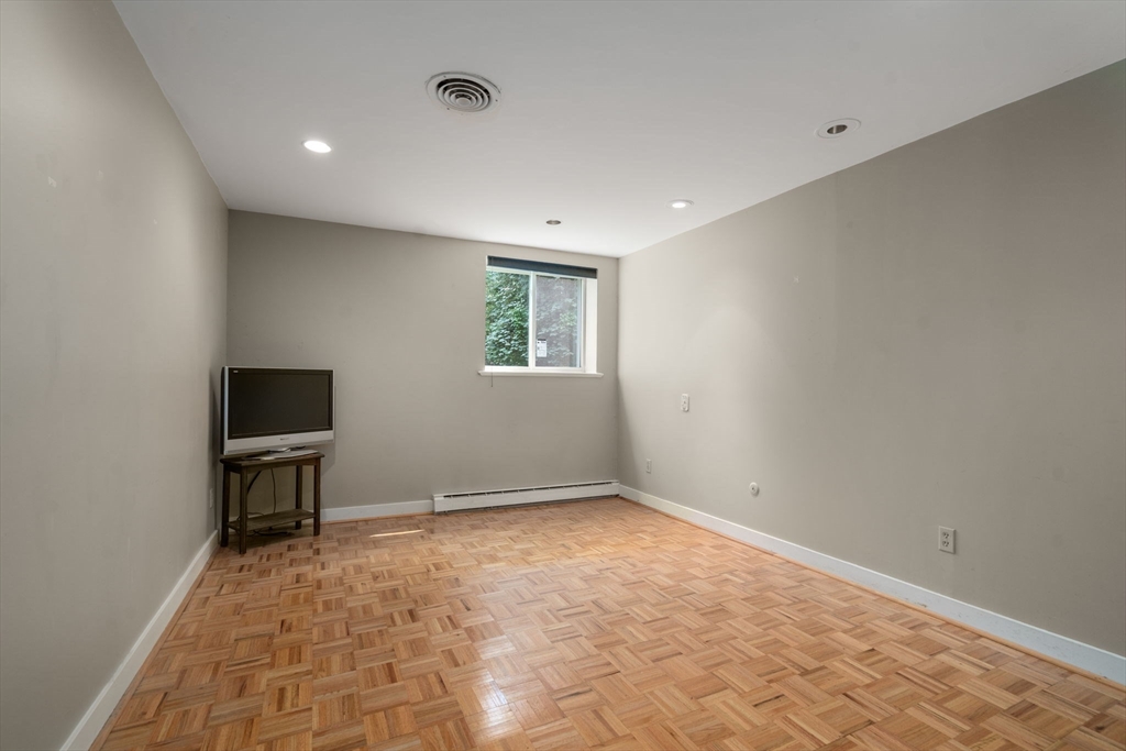 1210 Greendale Ave # 308
