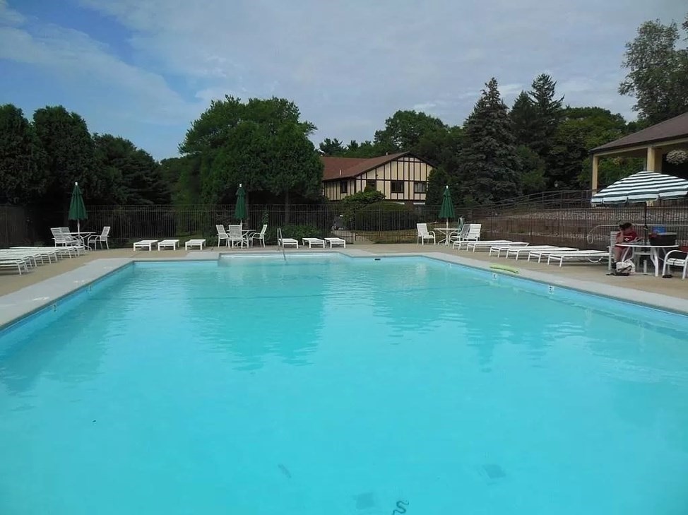 7 Rainbow Pond Dr # 1