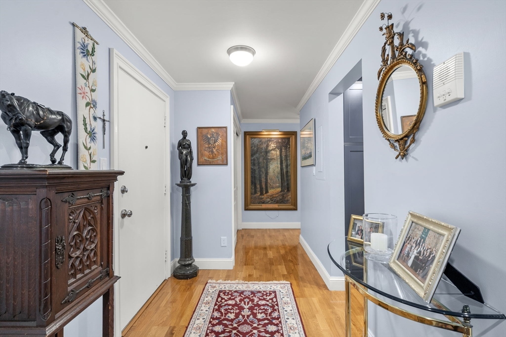 1208 Greendale Ave # 208