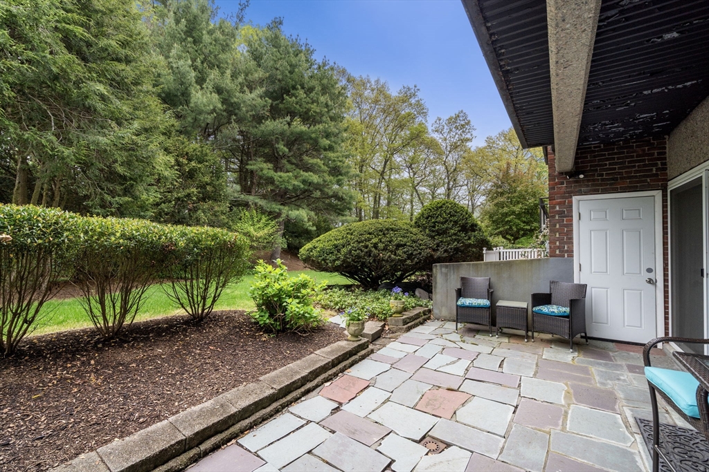1208 Greendale Ave # 208
