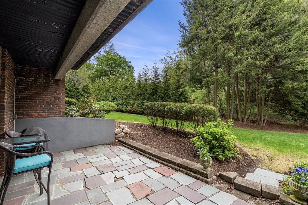 1208 Greendale Ave # 208
