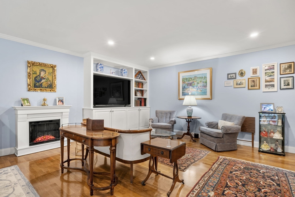 1208 Greendale Ave # 208