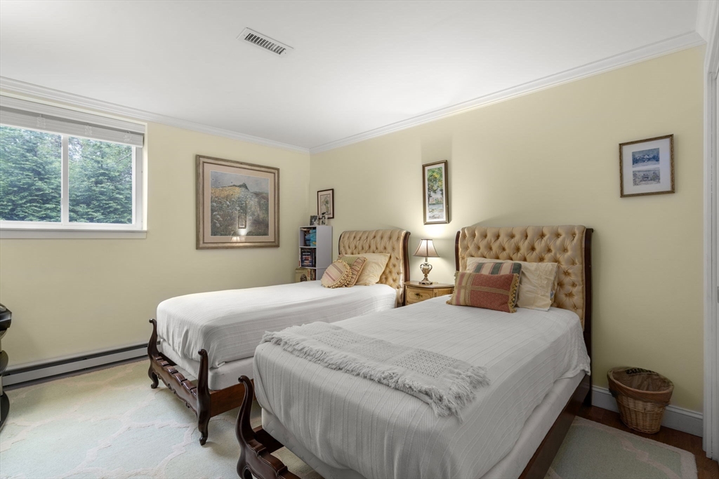 1208 Greendale Ave # 208