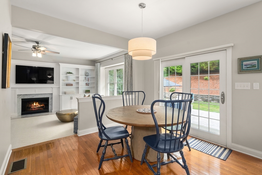 49 Hound Pack Circle