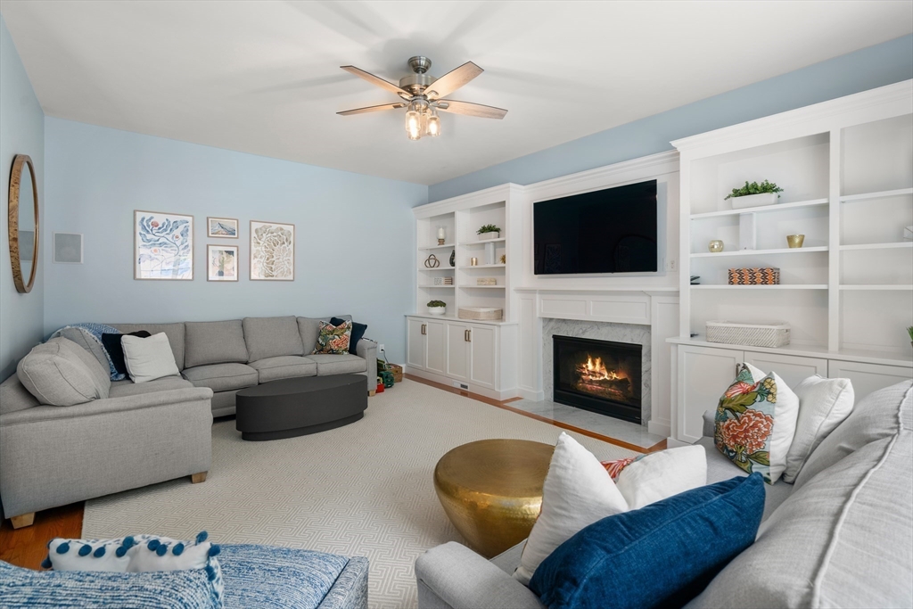 49 Hound Pack Circle