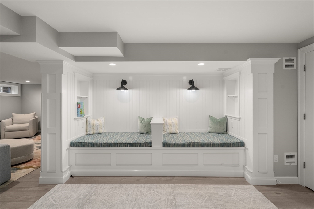 49 Hound Pack Circle