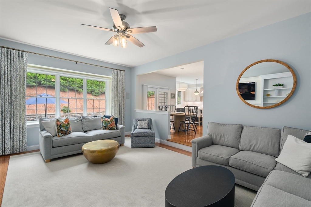 49 Hound Pack Circle