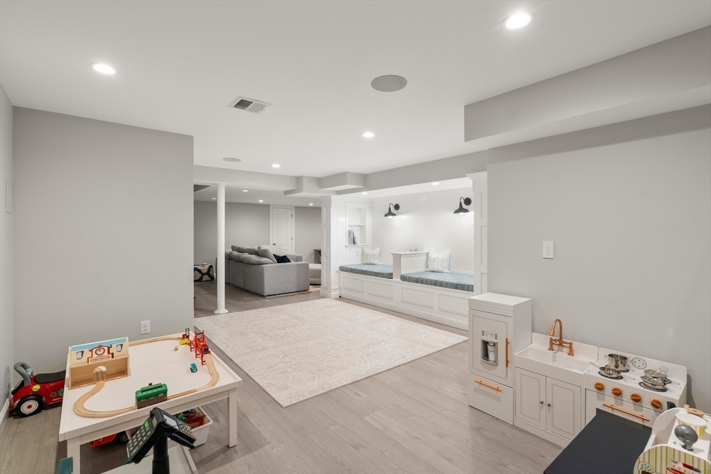 49 Hound Pack Circle