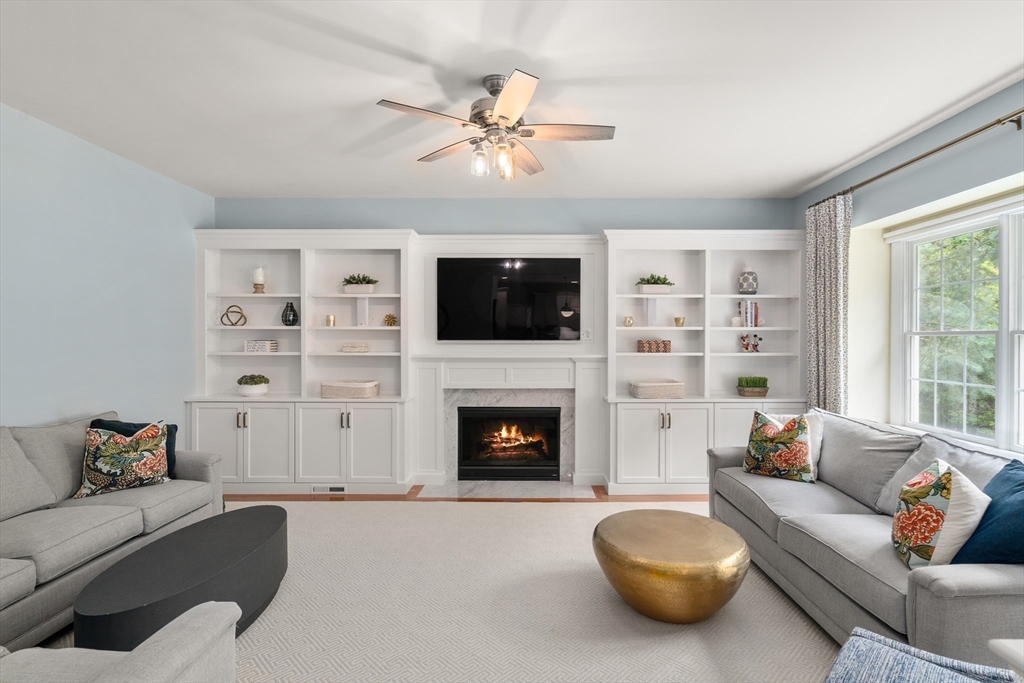 49 Hound Pack Circle