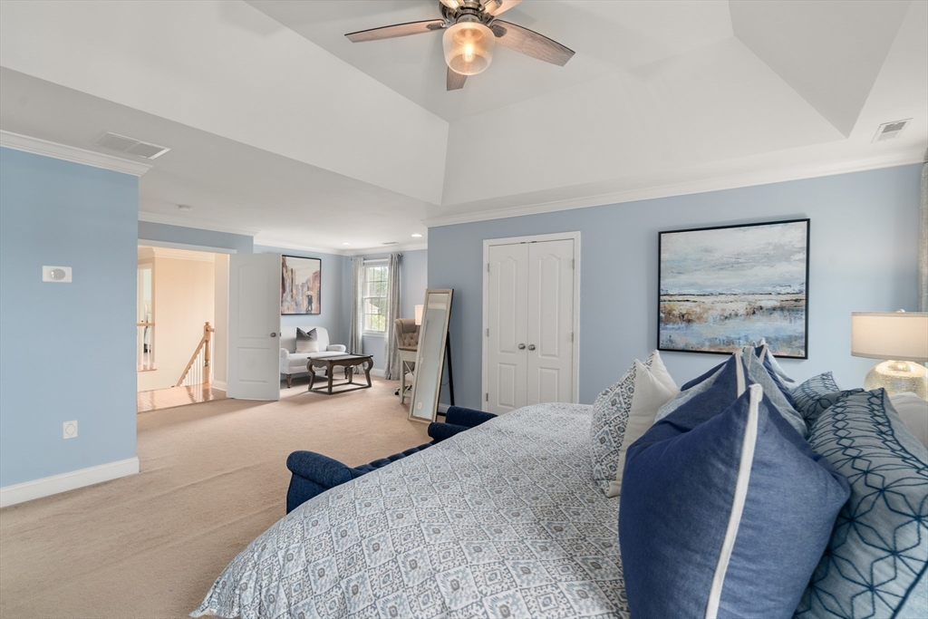 49 Hound Pack Circle