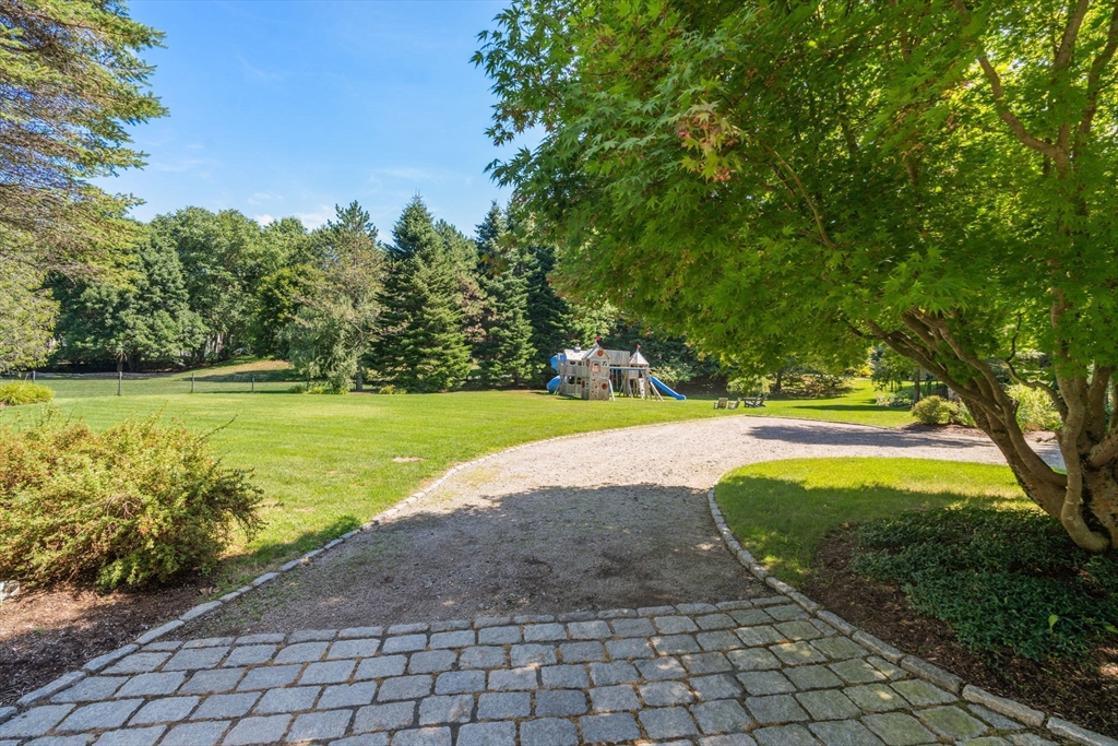 11 Stonegate Lane