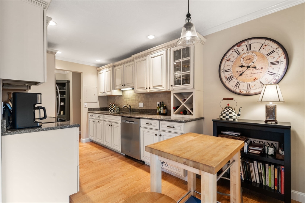 1206 Greendale Ave # 214
